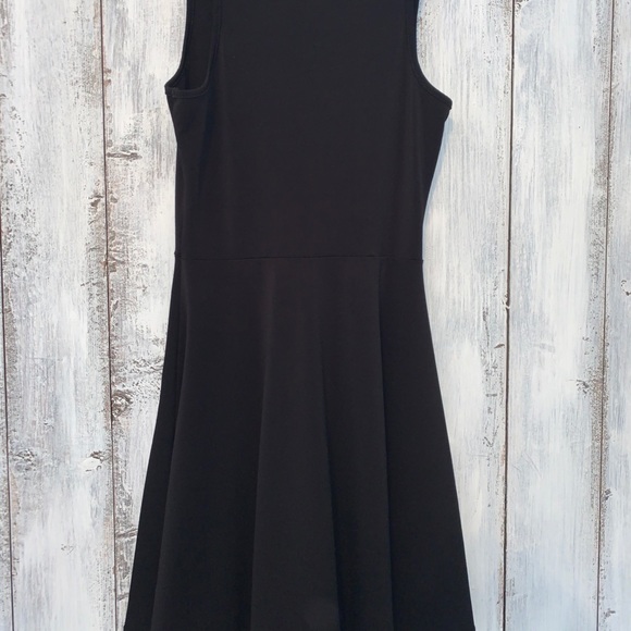 Little black dress - Picture 2 of 2